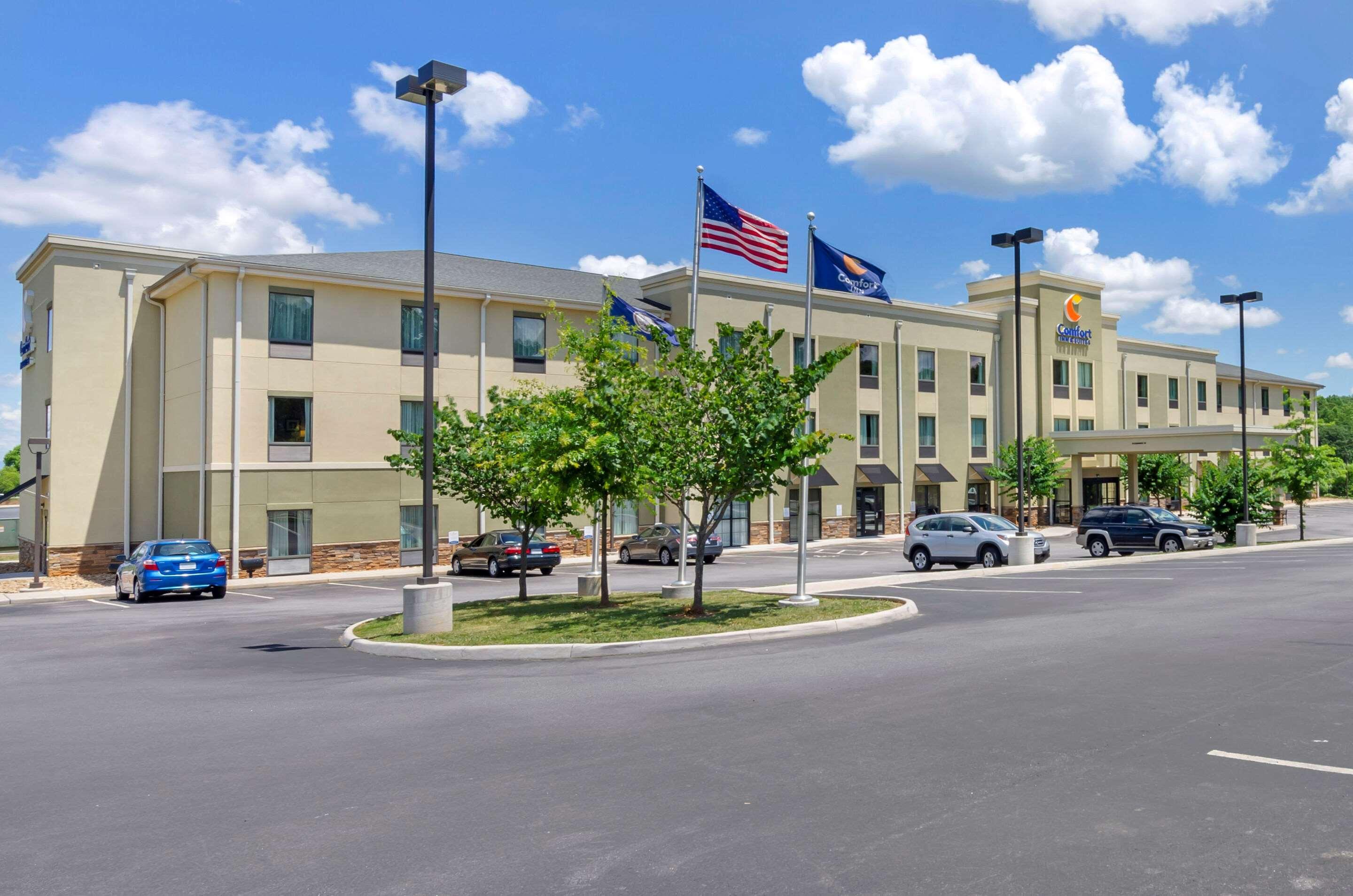 Comfort Inn & Suites Lynchburg Airport - University Area Kültér fotó